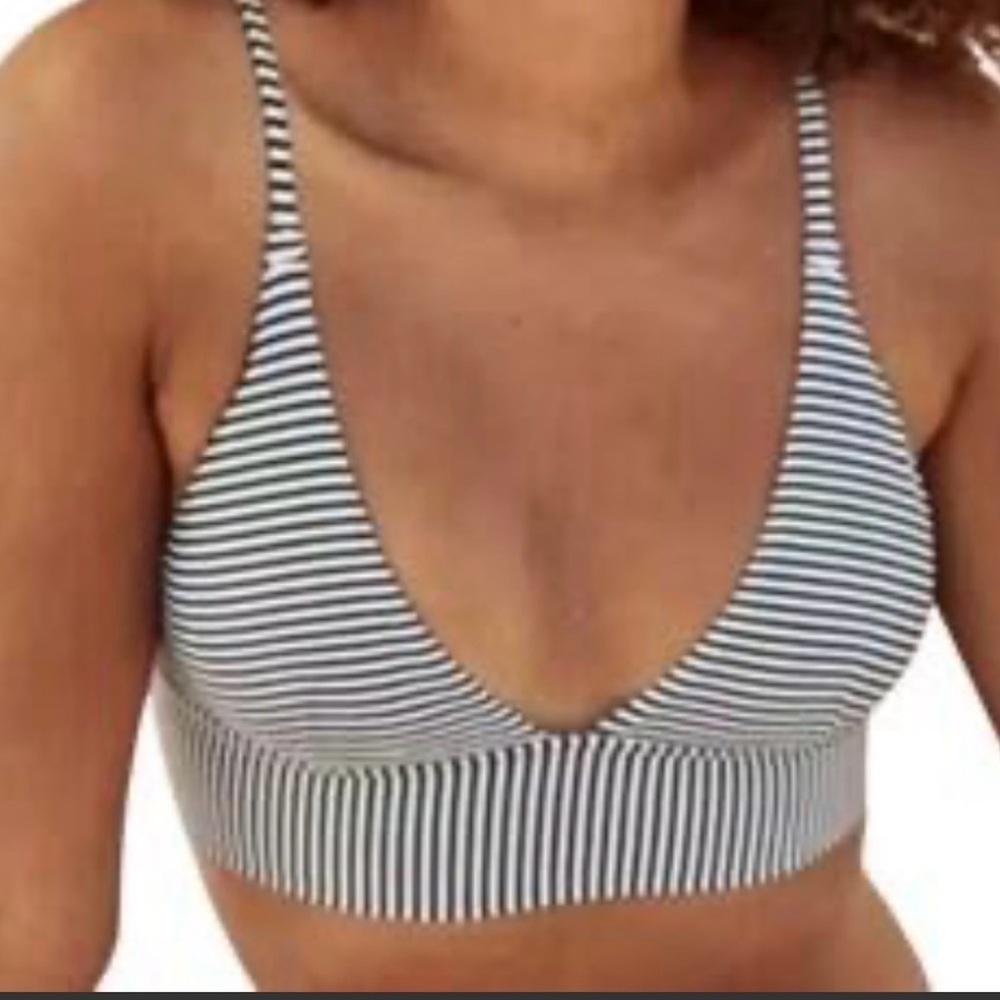 Aeries black and white bikini top- size medium